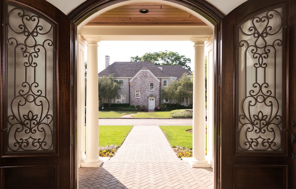 luxury homes foyer