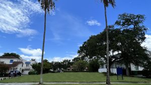 Front 5011 S Shore Crest Circle